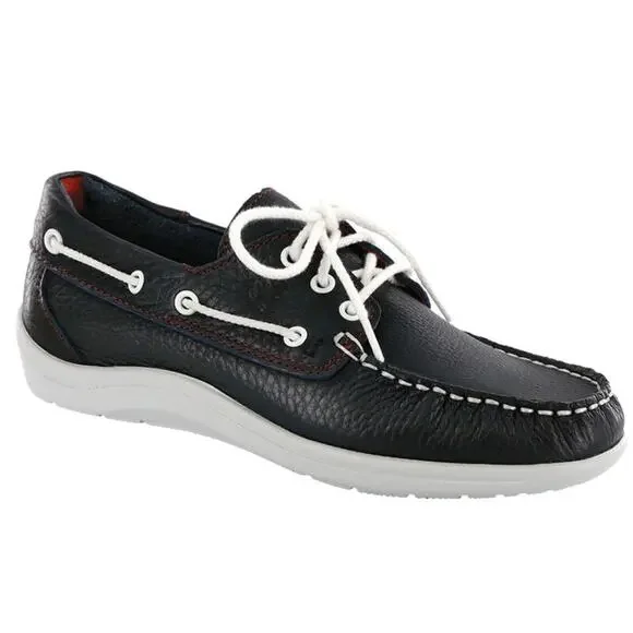 SASSize 7 Catalina Lace Up Boat Shoe Tripad Comfort Made in USA Navy